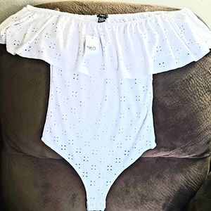 Medium White Rue21 off the should body suit